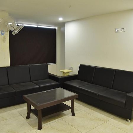 Hotel Savera Inn Morbi Esterno foto