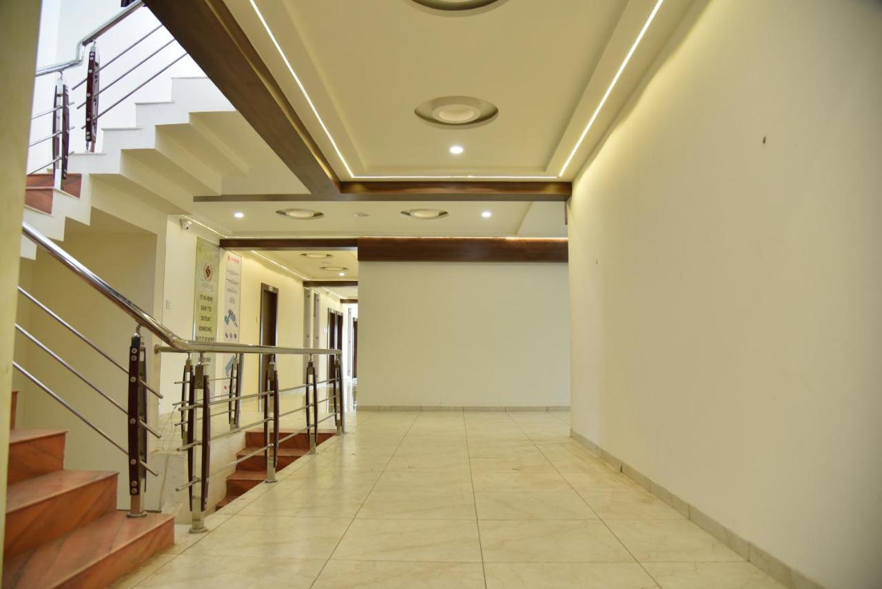 Hotel Savera Inn Morbi Esterno foto