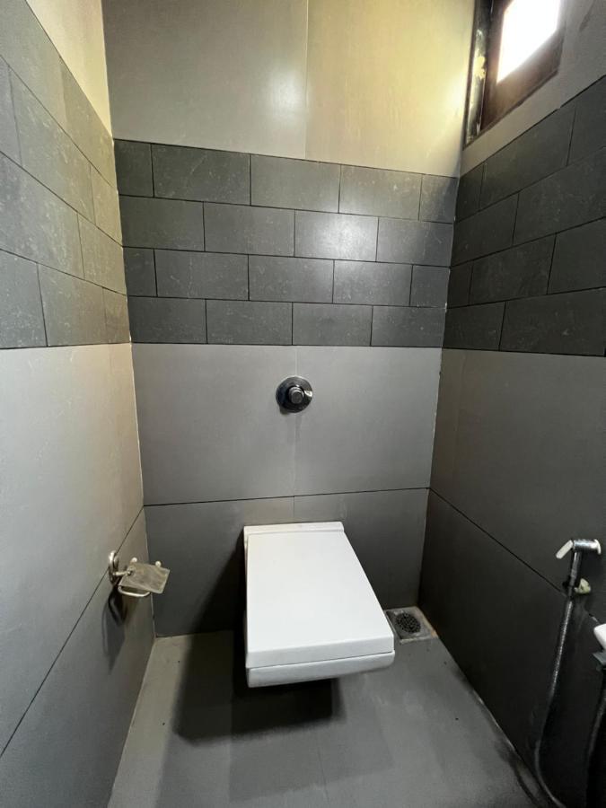 Hotel Savera Inn Morbi Esterno foto