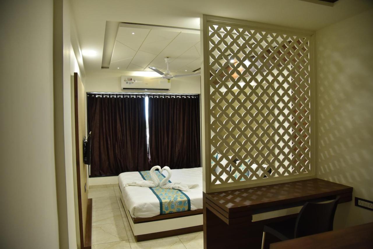 Hotel Savera Inn Morbi Esterno foto
